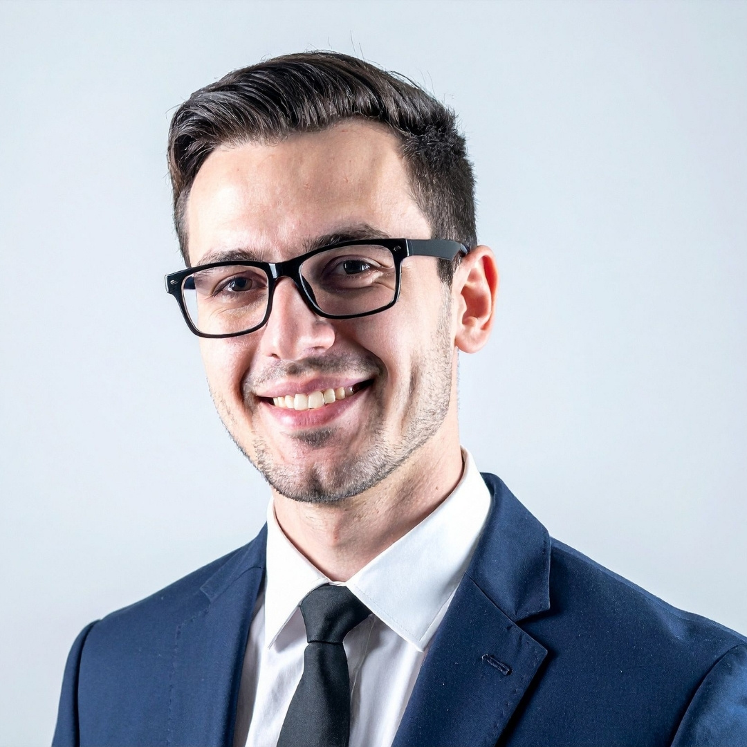 Smart Lion strategist presenting a law firm SEO growth plan
